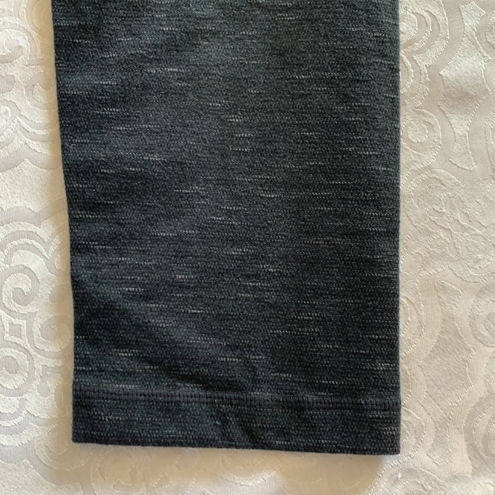 Lululemon Capri leggings - Picture 2 of 16